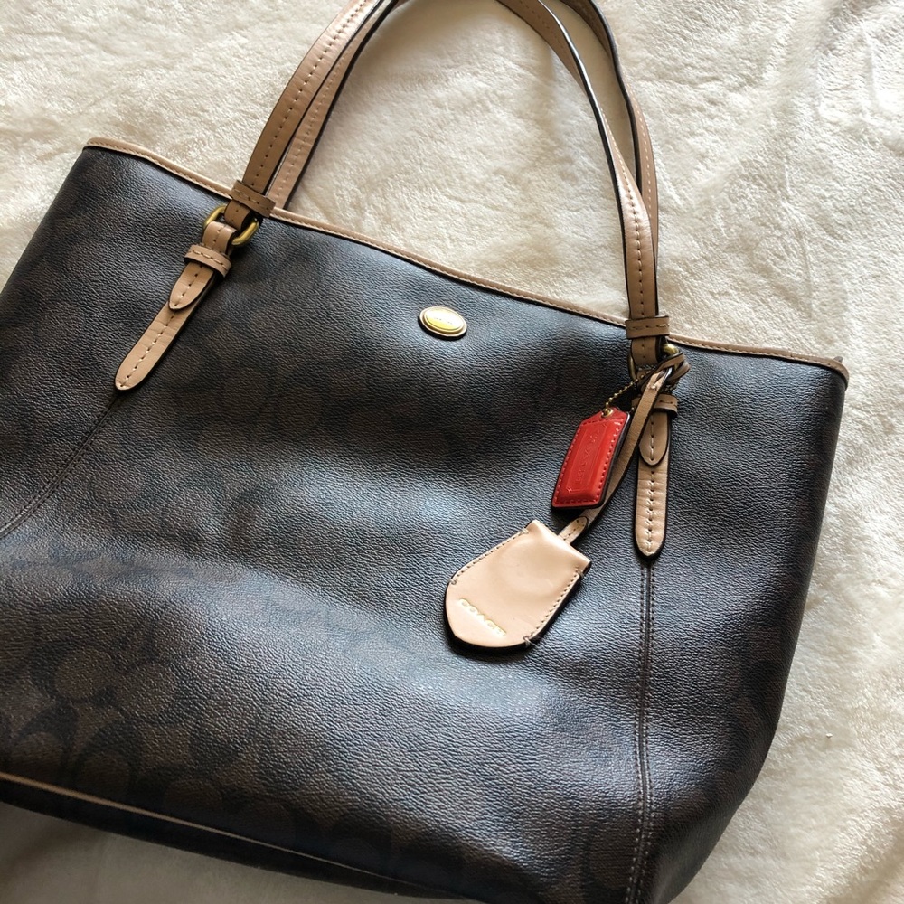 Signature Coach tote bag!